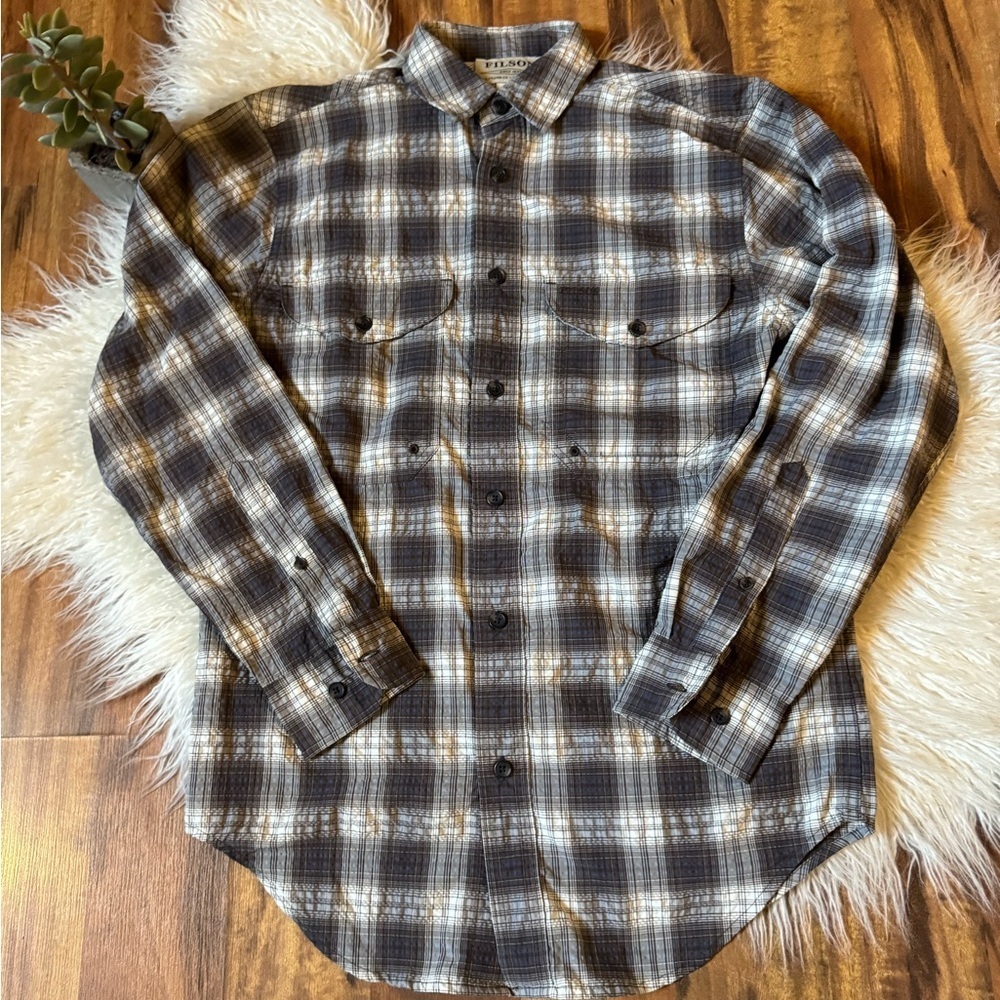 Filson Twin Lakes Men’s Vented Plaid Fishing Button Down Shirt